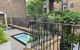 Stylish 3-Bedroom Flat In Kensington